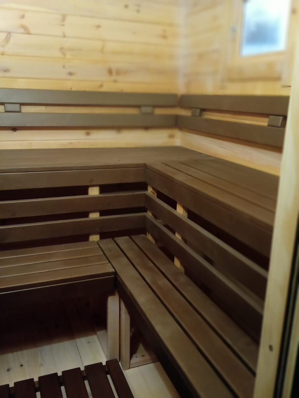 Баня из минибруса 4*4м. — детали отделки