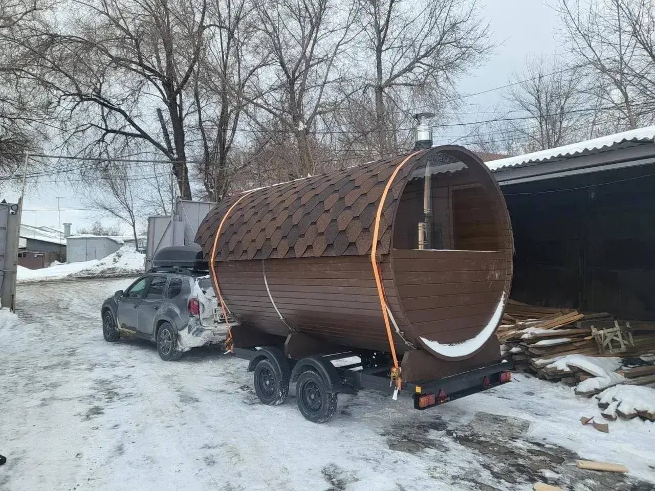 Баня-бочка 3.5м на двухосном прицепе в Саратове — внешний вид